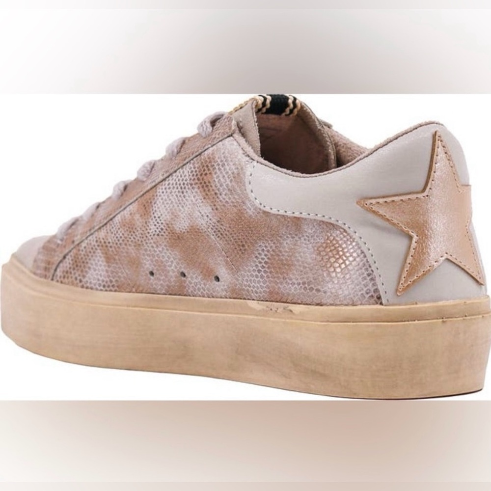 NWT! Designer Shu Shop Sienna Leather  Gold Snake Shoes size 7.5